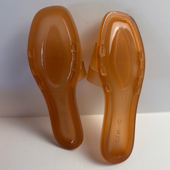 CLN size 8, UK 6, EUR 29 Women's Slide Sandals - Picture 9 of 10